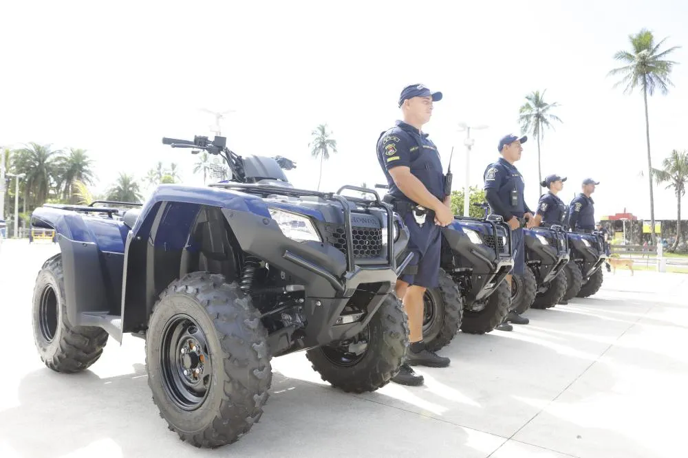 GCM de Guarujá salva vítima de afogamento na Praia da Enseada