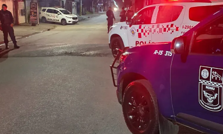 Polícia Militar e Prefeitura de Itanhaém realizam operação para fiscalizar comércios e festas irregulares