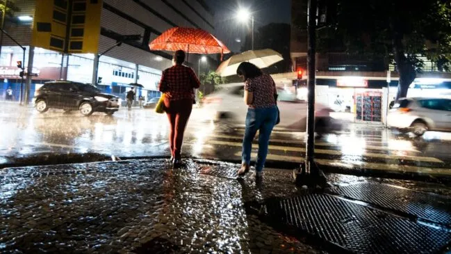 Ciclone aumenta risco de temporais no litoral de São Paulo nesta quarta-feira