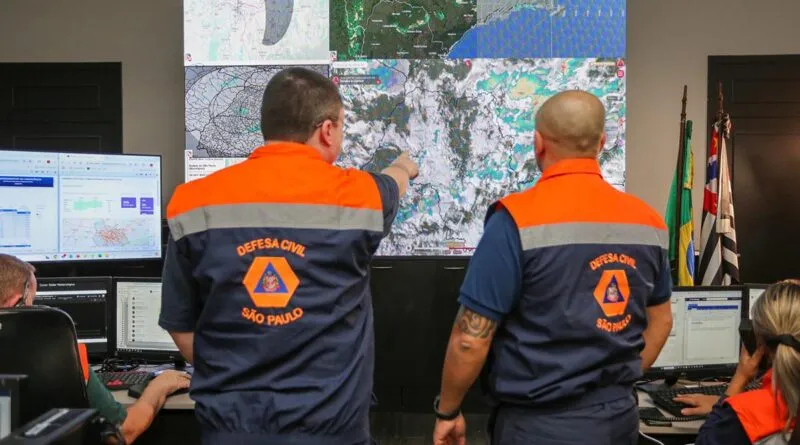 Defesa Civil alerta para chuva forte no Litoral Norte até quarta-feira (23)