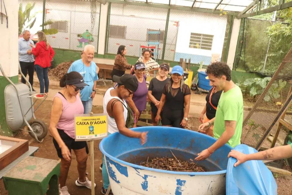 Jardim Botânico de Santos oferece visitas ao espaço de compostagem com aprendizado ambiental