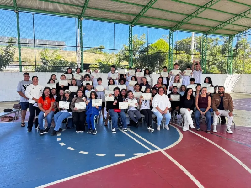 Escola Municipal Ruth Cardoso conquista oito medalhas na Olimpíada Brasileira de Língua Inglesa