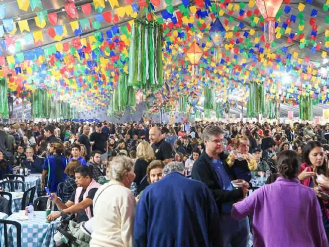 Arraial Gastronômico do Buscapé reúne 17 mil pessoas e movimenta turismo em São Sebastião