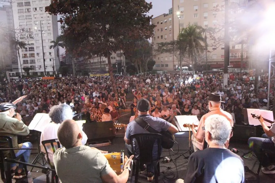 Santos: Chorinho no Aquário reúne público na Ponta da Praia
