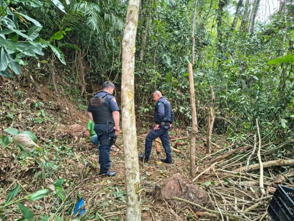 Ação conjunta flagra desmatamento em APP e conduz responsável à Delegacia em Mongaguá