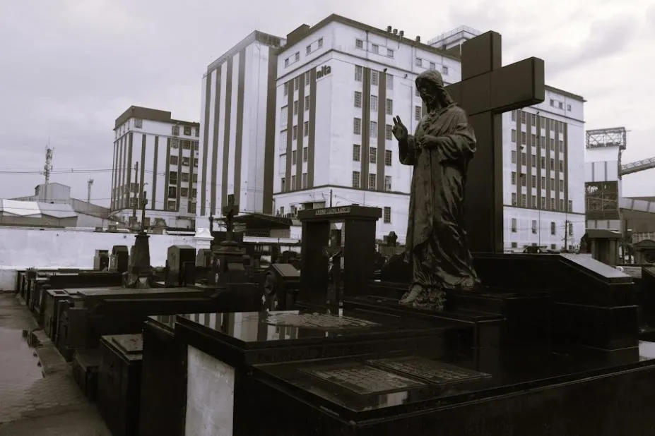 Curso sobre patrimônio cultural funerário valoriza história dos cemitérios de Santos
